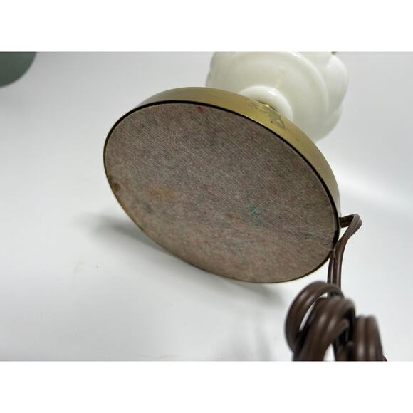 Vintage Milk Glass Brass Toned lamp MCM Hollywood Regency - Picture 8 of 8